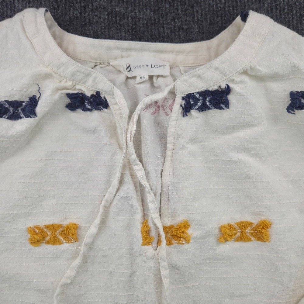 Lou & Grey Loft XS White Embroidered Peasant Blouse Boho Whimsical Tie Neck Top